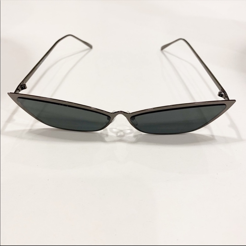 NEW Vintage Slim Cat Eye Sunglasses - Picture 6 of 8